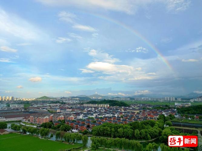 新闻中心您的位置:绍兴网>>城市的晨光升起,柯桥的材华科技实验室人来
